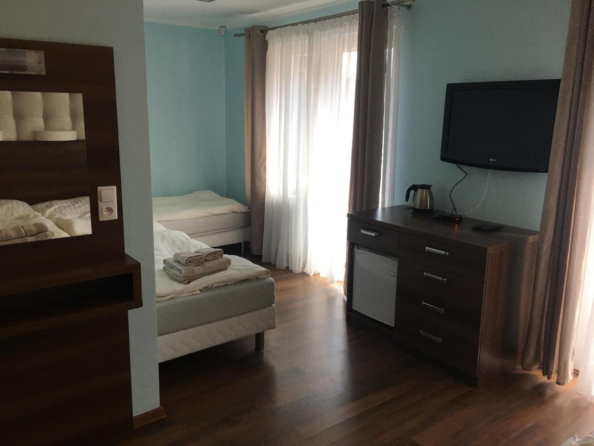 Hotel Azzurro à Łukęcin Extérieur photo